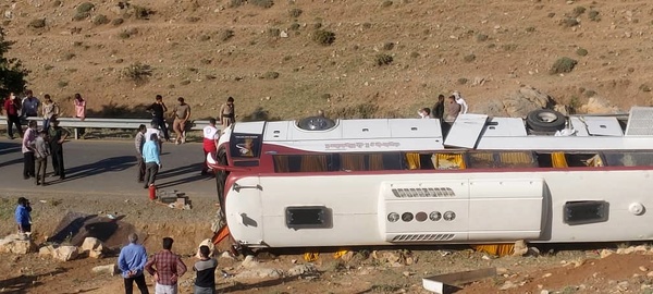 
علت تصادف اتوبوس حامل خبرنگاران سرعت غیرمجاز و عدم کنترل خودرو بود